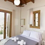 Emilia's With Sea View Balcony,