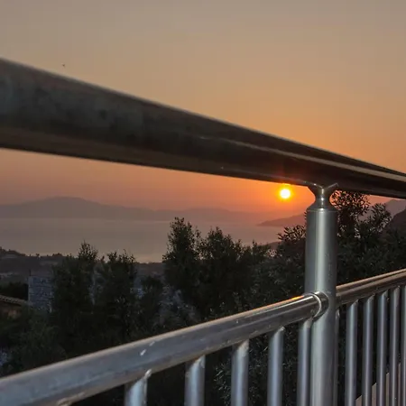 Emilia's With Sea View Balcony, Apartment Stoupa