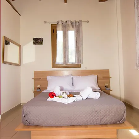 Daire Emilia's Upper Floor Stoúpa