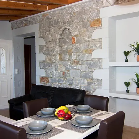 Emilia's Upper Floor Daire