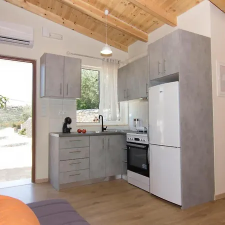Διαμέρισμα Emilia's With Sea View Balcony,