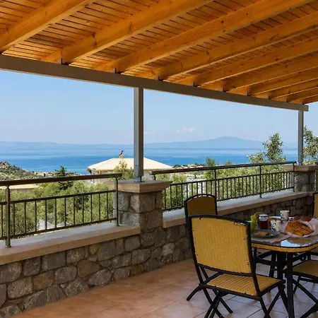 Emilia's With Sea View Balcony, Στούπα