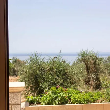 Emilia's With Sea View Balcony, Apartment *