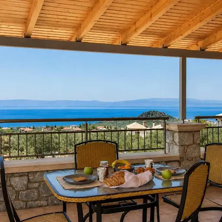 Emilia's With Sea View Balcony, Διαμέρισμα *