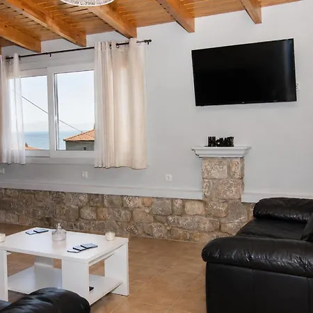 Emilia's With Sea View Balcony, Stoupa