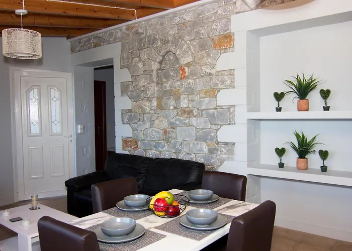 Emilia's Upper Floor Appartement