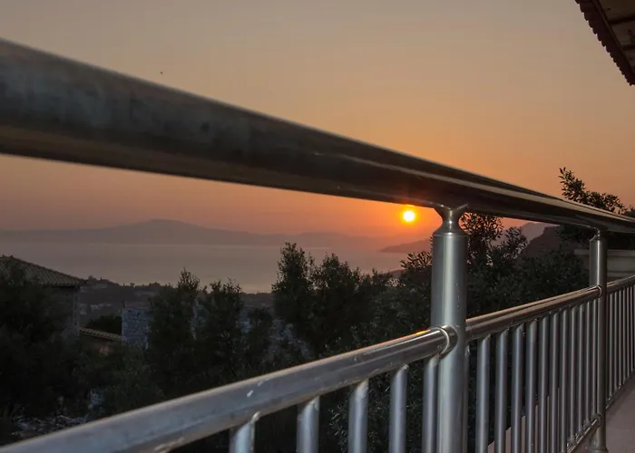 Emilia's Upper Floor Lägenhet Stoúpa