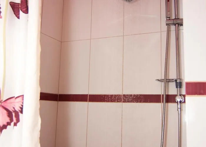 Emilia's Upper Floor Stoúpa