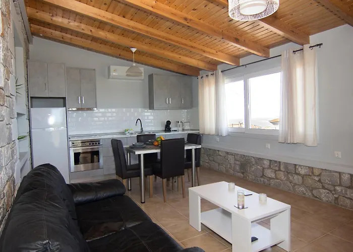 Appartement Emilia's Upper Floor Stoúpa