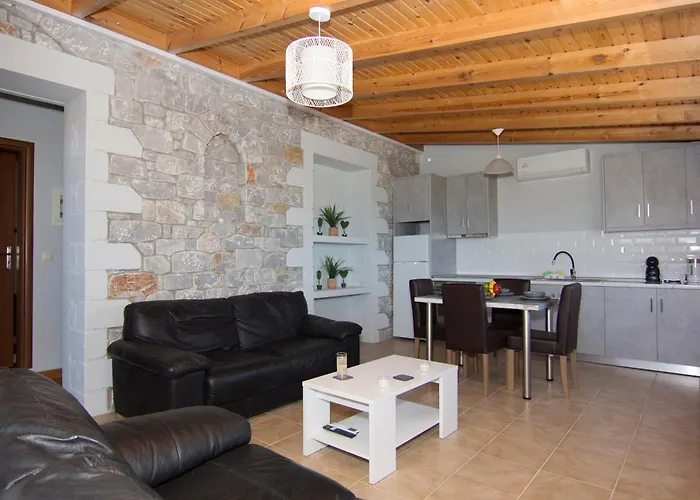 Emilia's Upper Floor Appartement