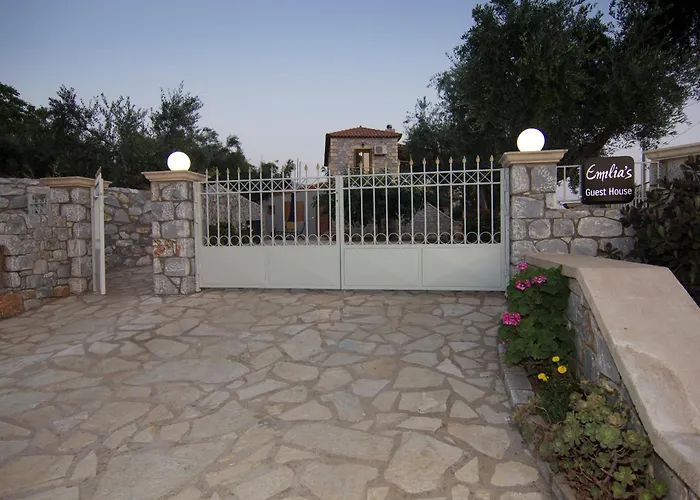 Emilia's Upper Floor Stoúpa